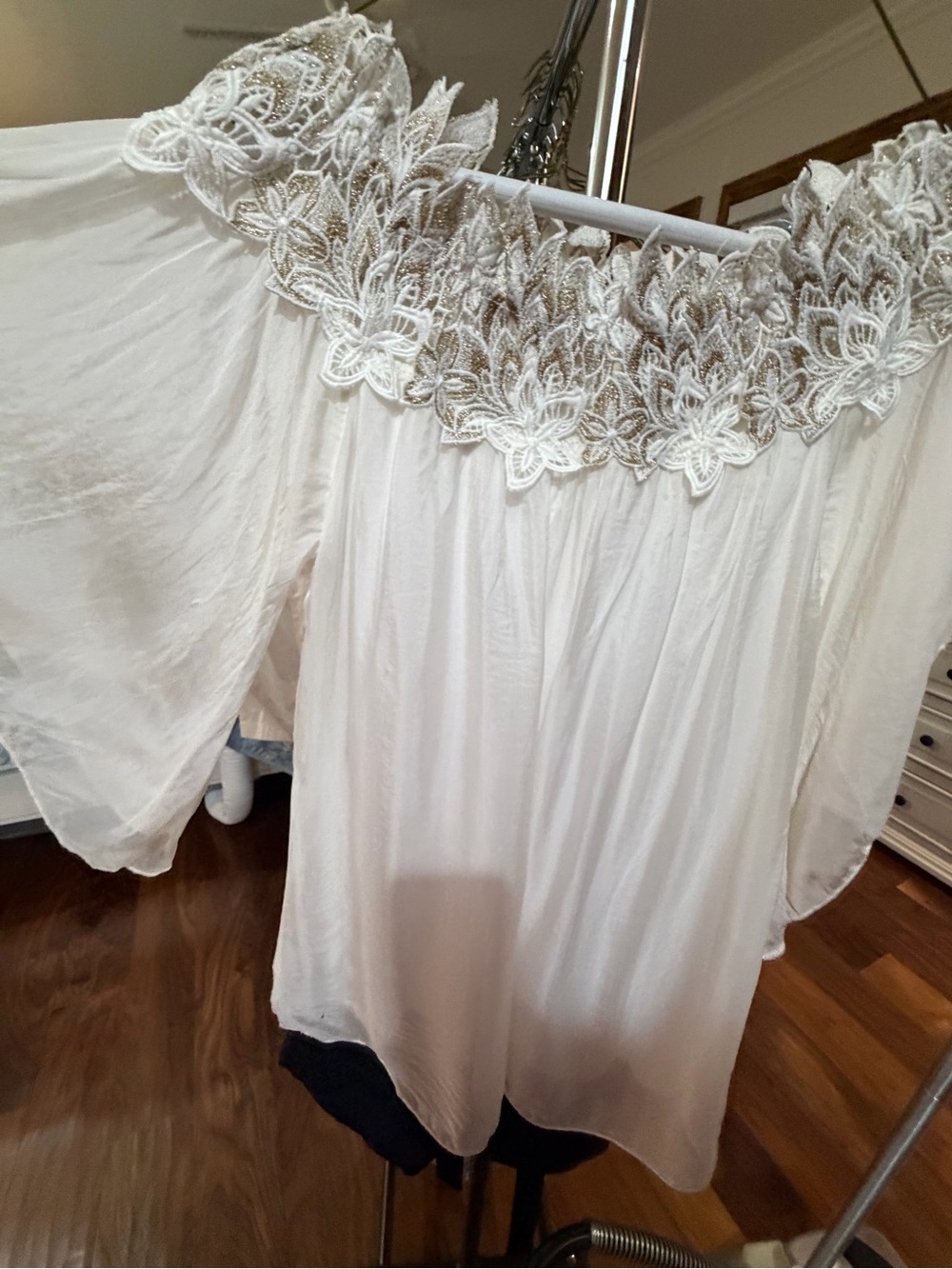 Avita White Off-Shoulder Floral Lace Yoke Blouse